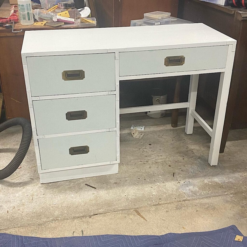 Desk found on Facebook Marketplace for furniture flipping.
